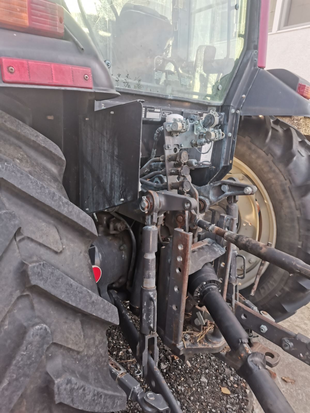 Used Tractor VALTRA A93 - Image 5