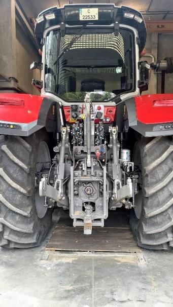 USED TRACTOR MASSEY FERGUSON MF8S.245 Dyna-7 EXCLUSIVE - Image 2
