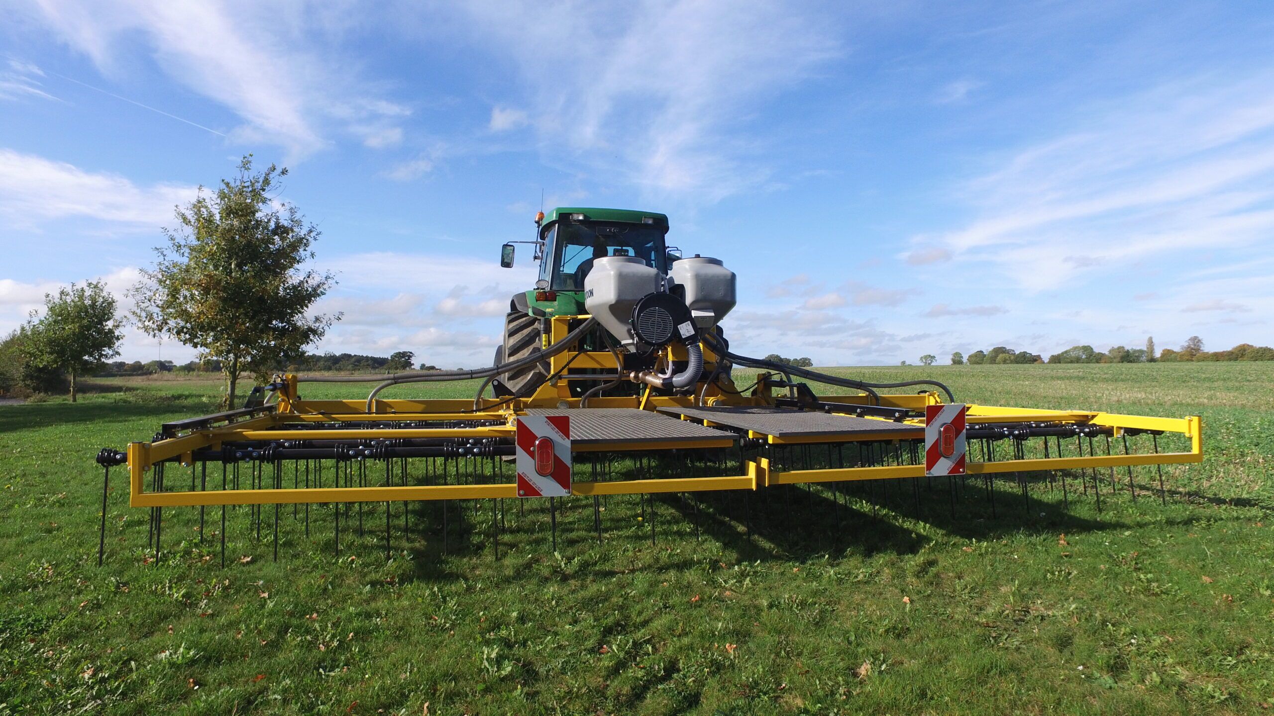 АПЛИКАТОР CLAYDON NUTRISEEDER ЗА ПАЛЦЕВА БРАНА 7.5M - Image 3