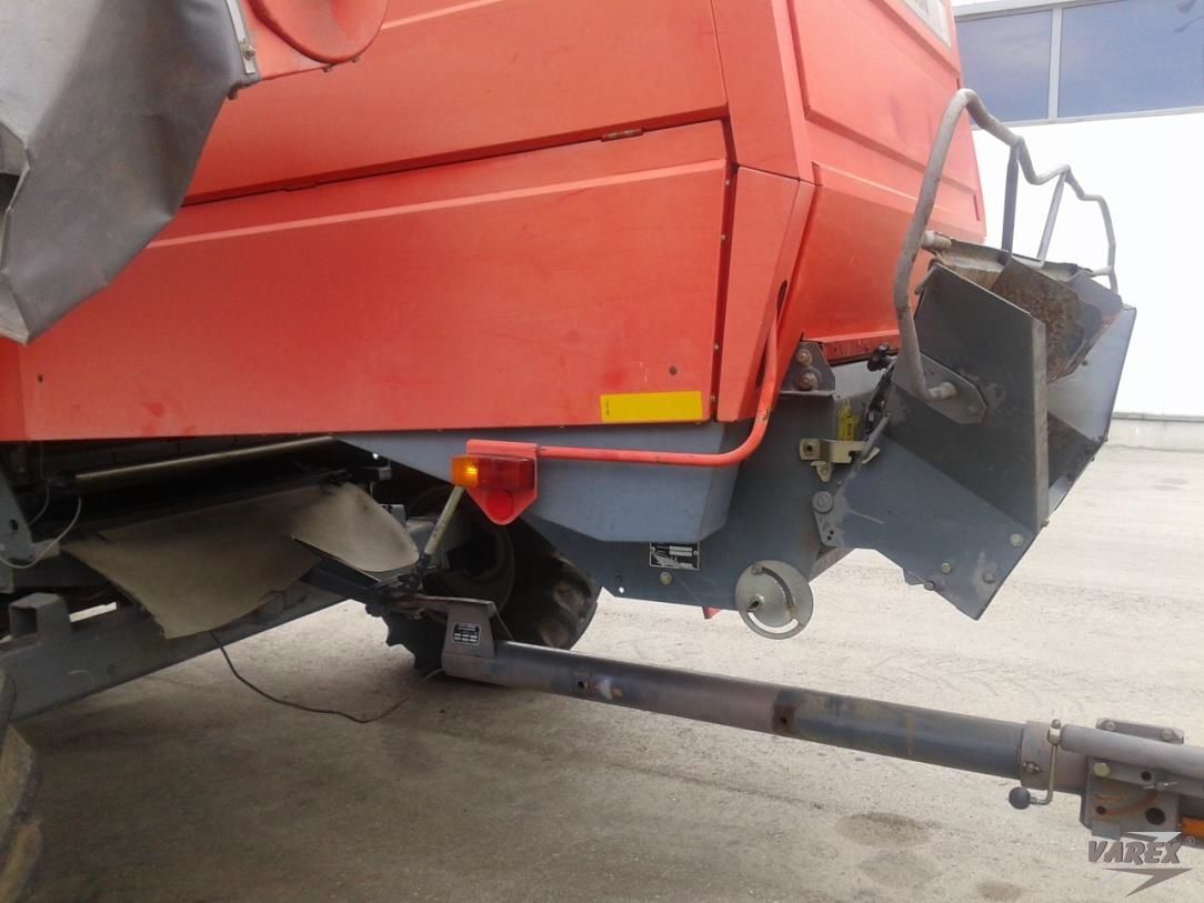 УПОТРЕБЯВАН КОМБАЙН MASSEY FERGUSON MF7256 - Image 3