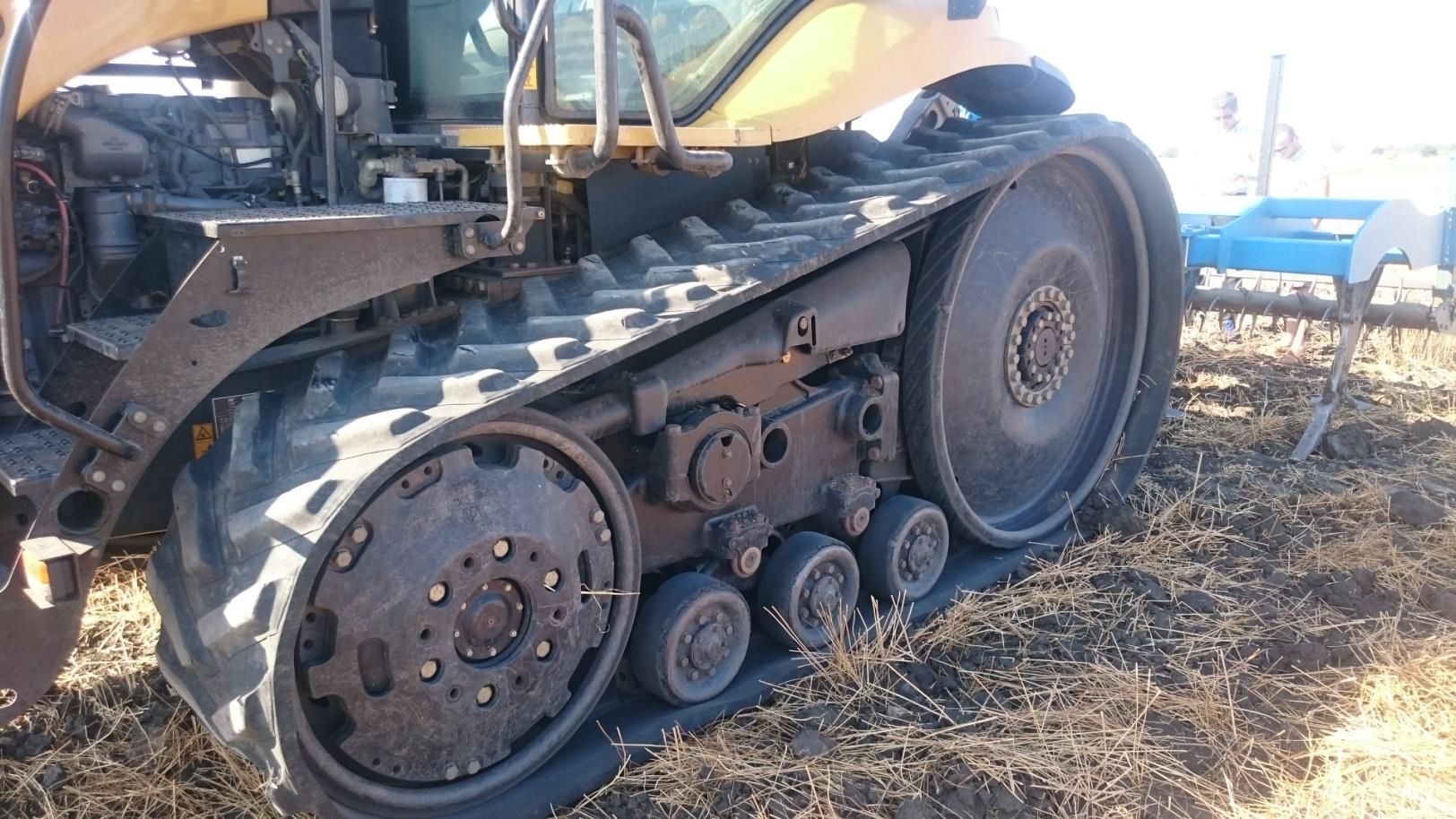 УПОТРЕБЯВАН ТРАКТОР CHALLENGER MT755A - Image 3