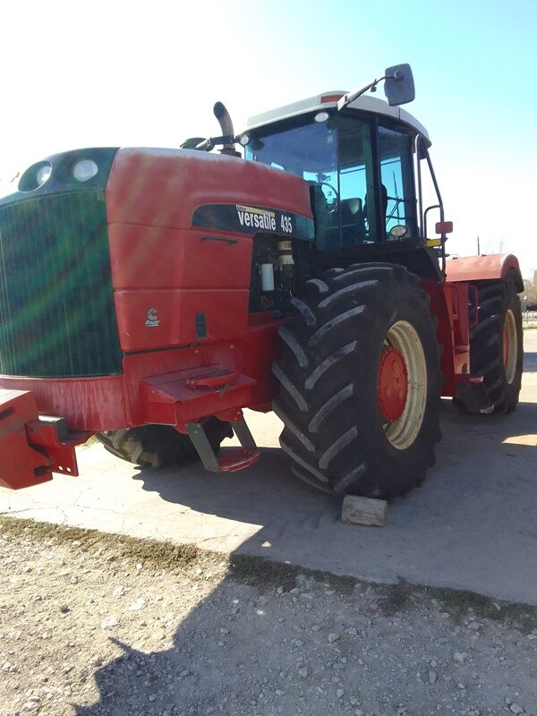 Used Tractor VERSATILE 435 - Image 2